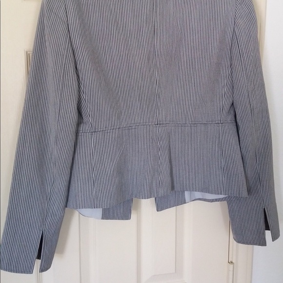 PREOWNED GIORGIO ARMANI WOMEN’S WHITE BLACK BLAZER. NYC RTW DESIGNER ITALIAN - Picture 3 of 8